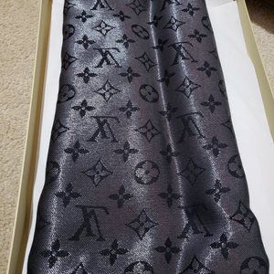 Louis Vuitton MONOGRAM SHINE SHAWL